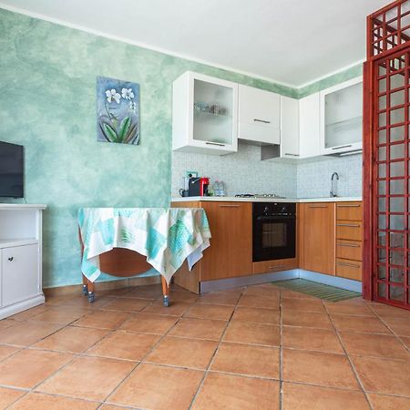 Roccabianca Rooms & Studios Стинтино Екстериор снимка