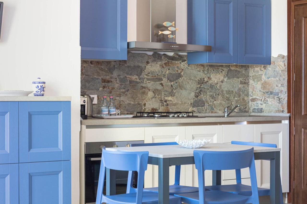 Roccabianca Rooms & Studios Стинтино Екстериор снимка