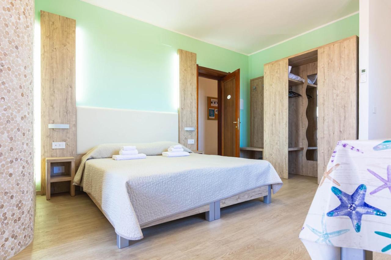 Roccabianca Rooms & Studios Стинтино Екстериор снимка