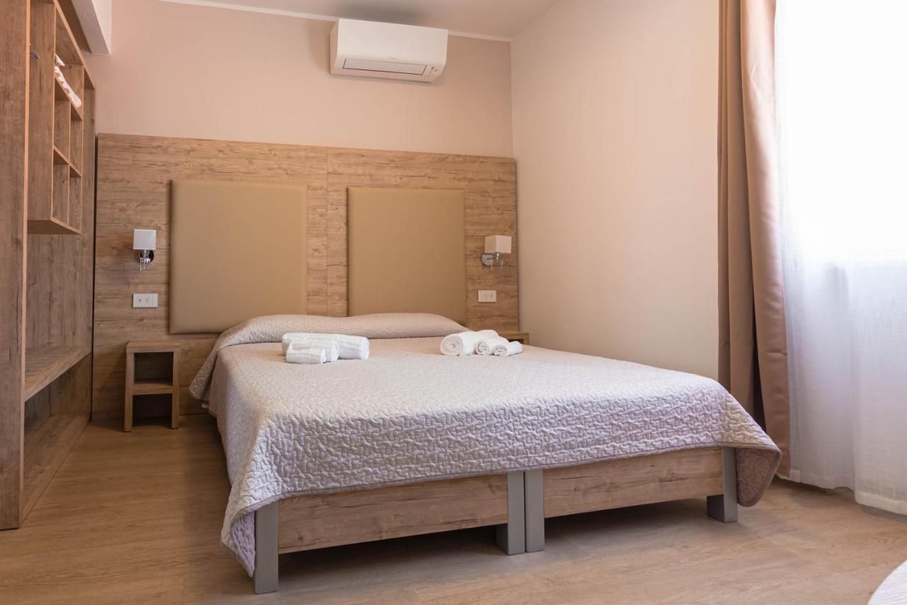Roccabianca Rooms & Studios Стинтино Екстериор снимка